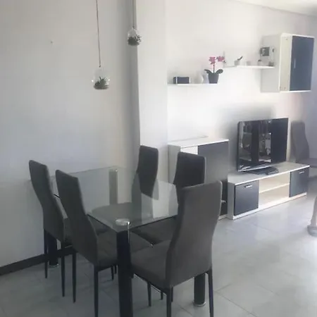 Magnifico Bajo Con Jardin Al Lado De La Playa Apartment