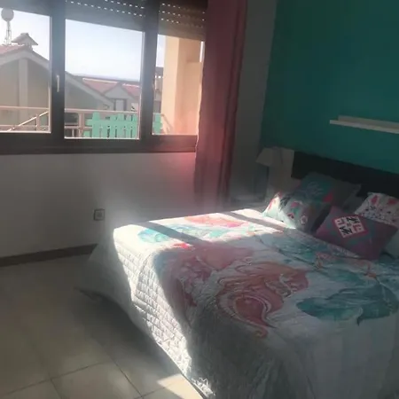 Magnifico Bajo Con Jardin Al Lado De La Playa Mogro