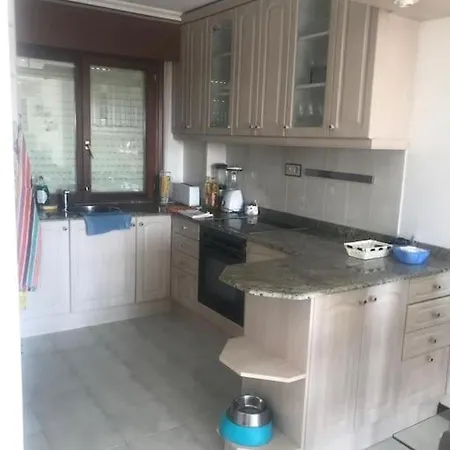 Magnifico Bajo Con Jardin Al Lado De La Playa Apartment *