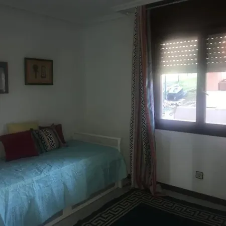 Magnifico Bajo Con Jardin Al Lado De La Playa Apartment *